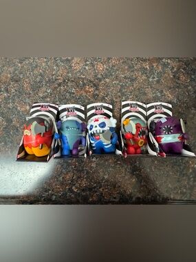 Axe alotls Blue Skull Warrior Collectible Figure set of 5 - Kids Toys